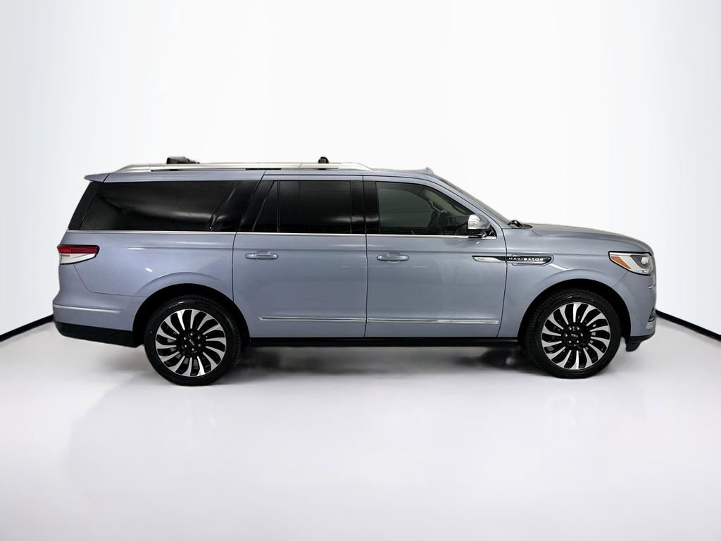 Used 2023 Lincoln Navigator L Black Label image 4