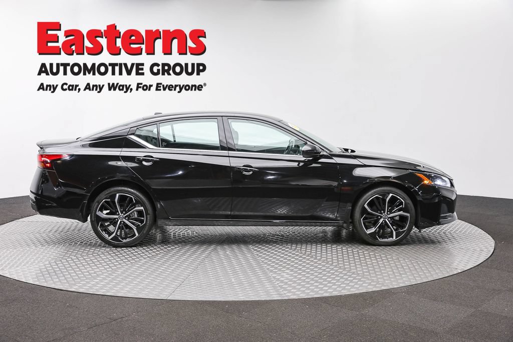 Used 2023 Nissan Altima 2.5 SR AWD/4WD image 4