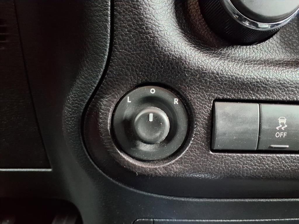 Used 2018 Jeep Wrangler Rubicon w/ Power Convenience Group image 25
