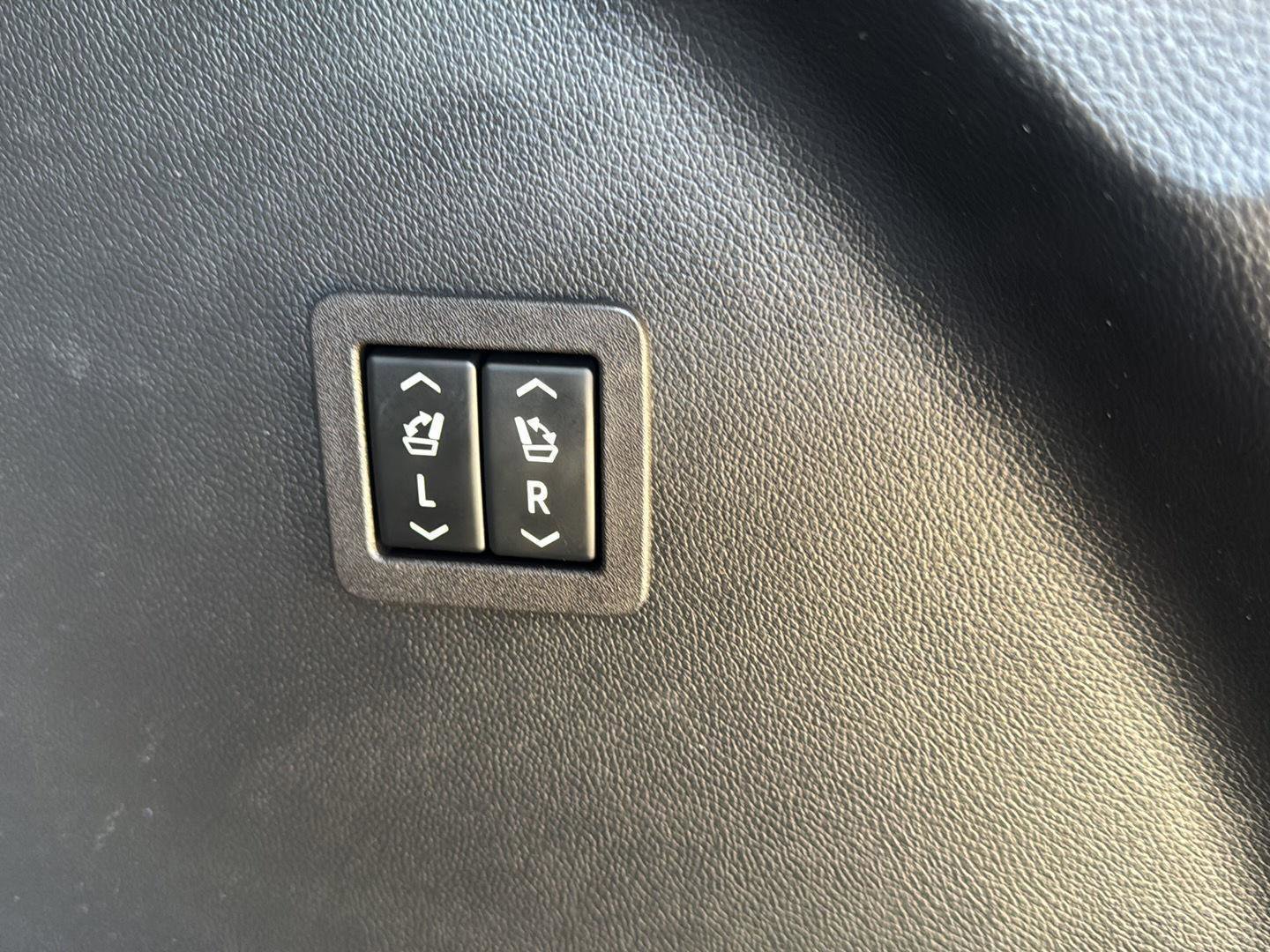 Used 2024 Buick Enclave Premium AWD/4WD image 27