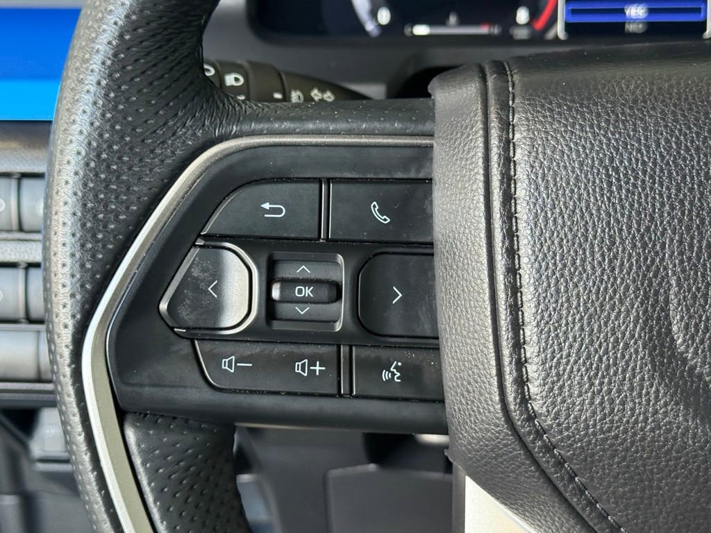 Certified 2025 Toyota Tacoma TRD Off-Road image 21