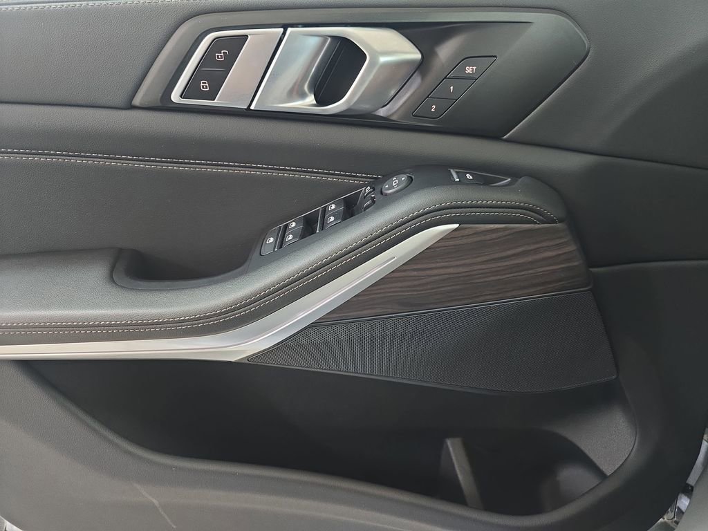 Used 2024 BMW X5 sDrive40i w/ M Sport Package image 26