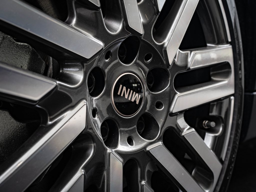 Certified 2025 MINI Cooper 2-Door Hardtop image 8