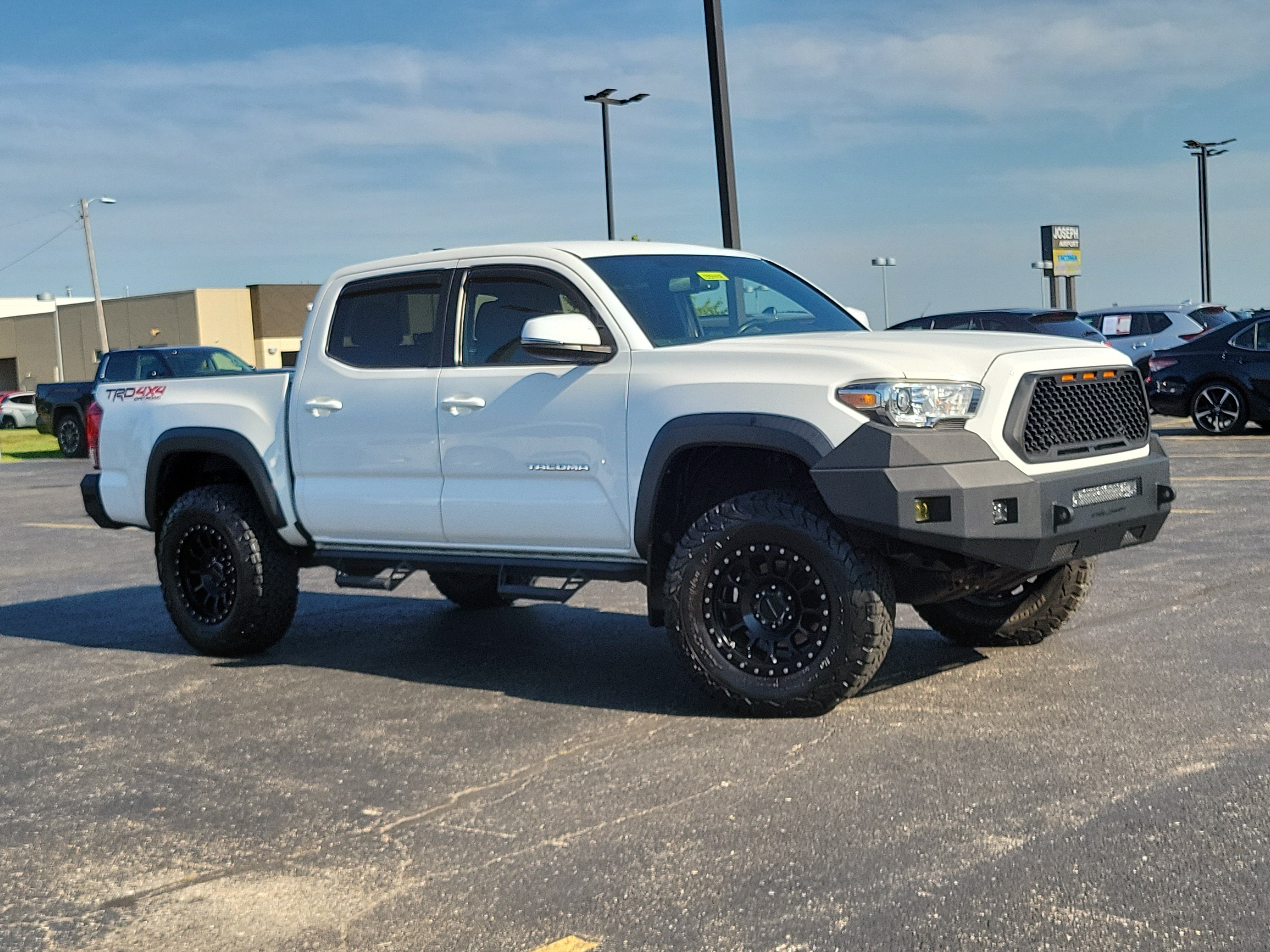 Used 2017 Toyota Tacoma TRD Off-Road w/ Tow Package (A/T)