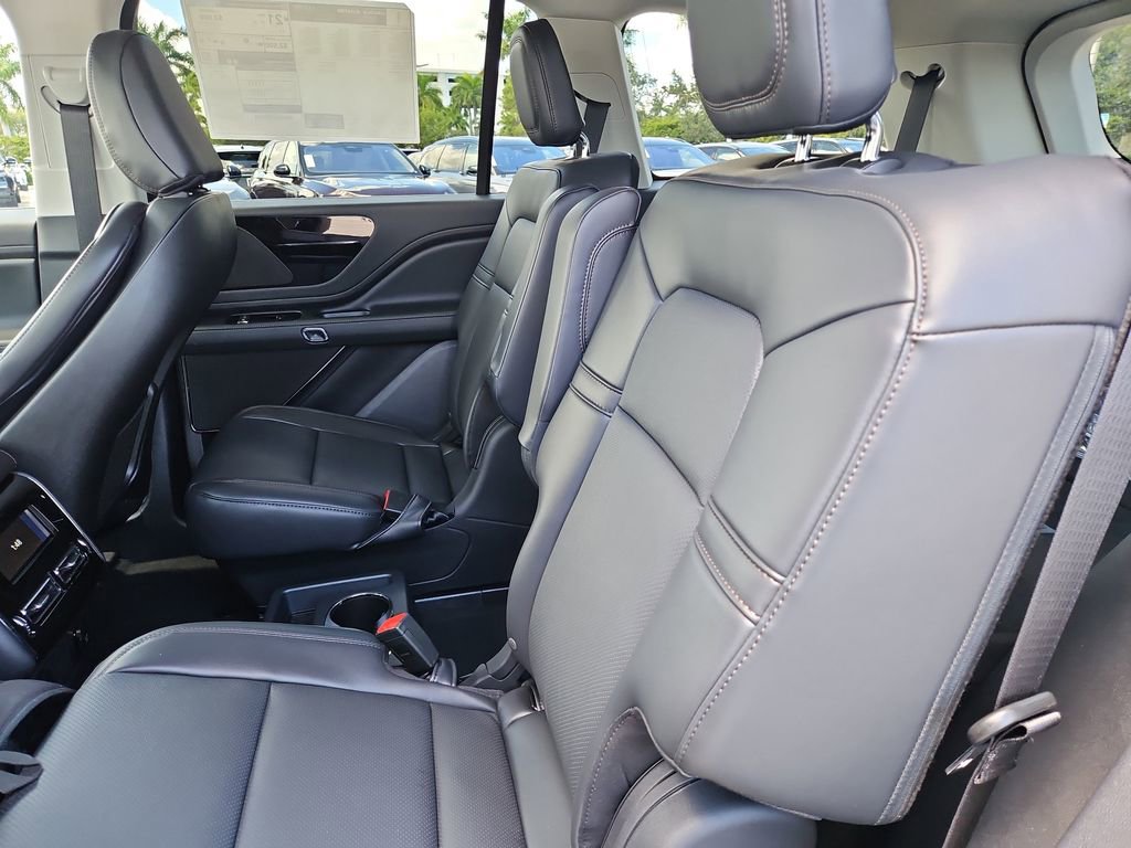 New 2025 Lincoln Aviator 2WD w/ Jet Appearance Package image 14
