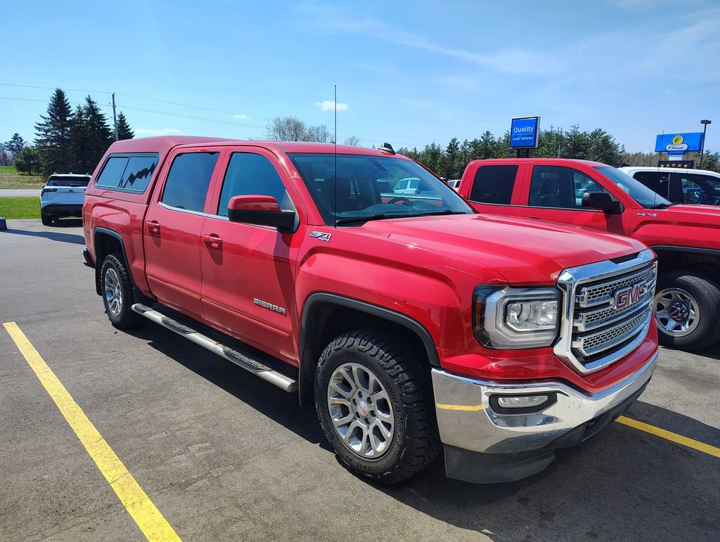 Used 2018 GMC Sierra 1500 SLE w/ SLE Value Package AWD/4WD image 3