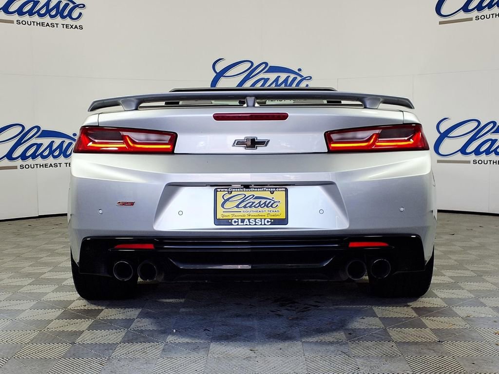 Used 2017 Chevrolet Camaro SS RWD image 4
