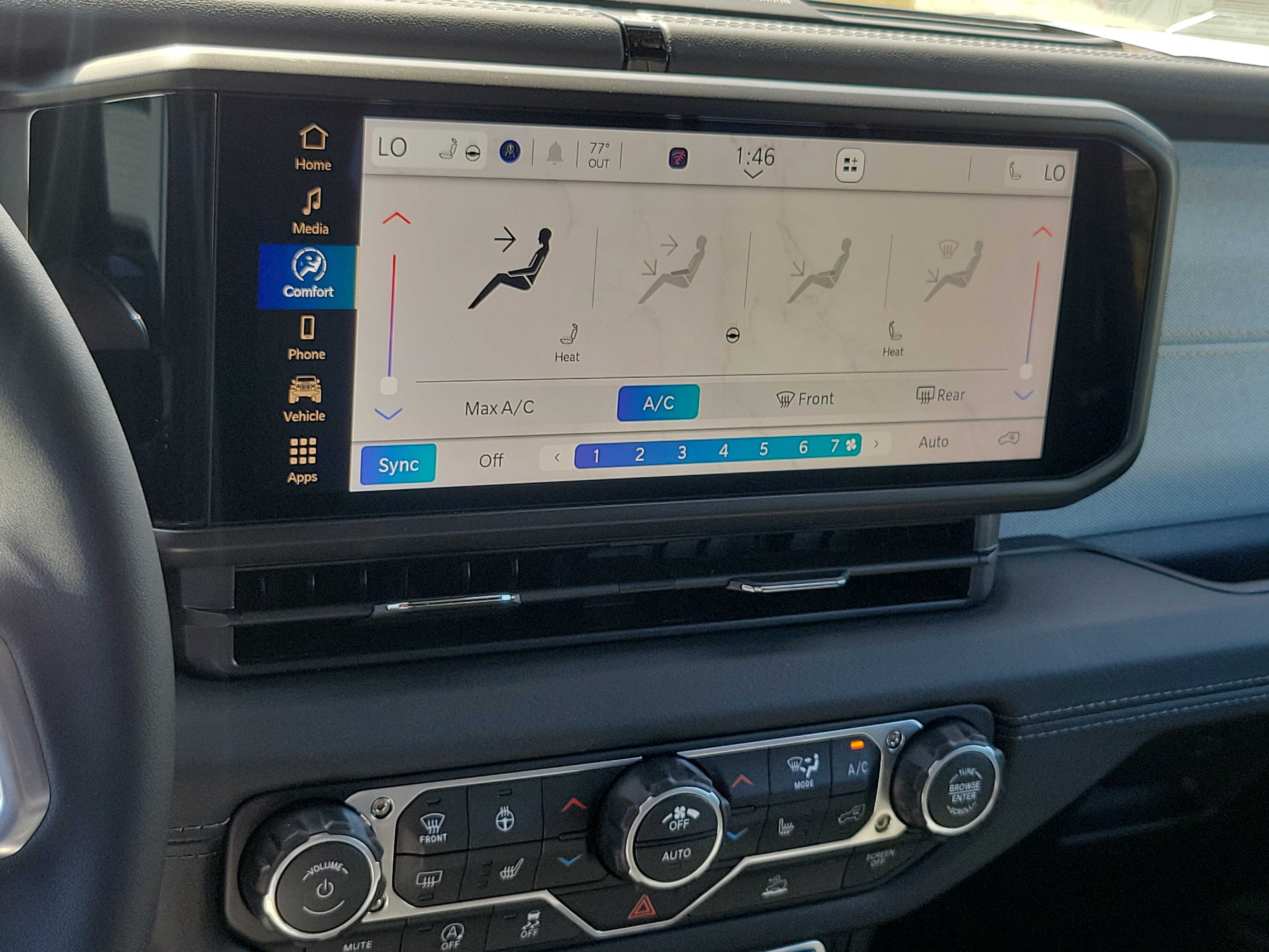 New 2026 Jeep Wrangler Unlimited Sahara AWD/4WD image 19