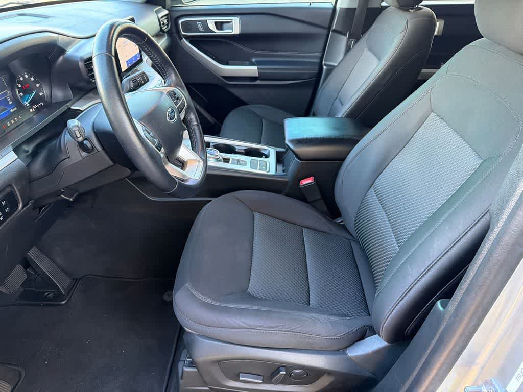 Used 2023 Ford Explorer XLT RWD image 9