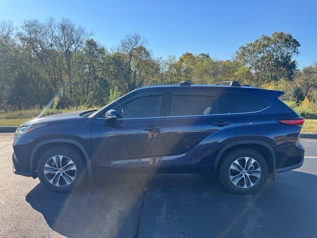 Used 2020 Toyota Highlander XLE AWD/4WD image 6