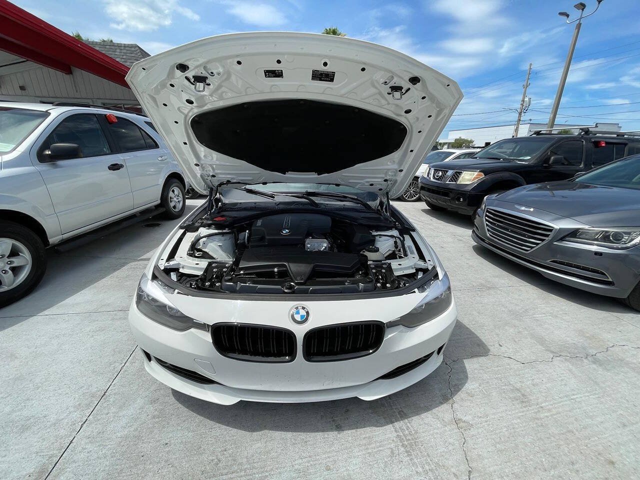 Used 2015 BMW 328i xDrive Sedan AWD/4WD image 5