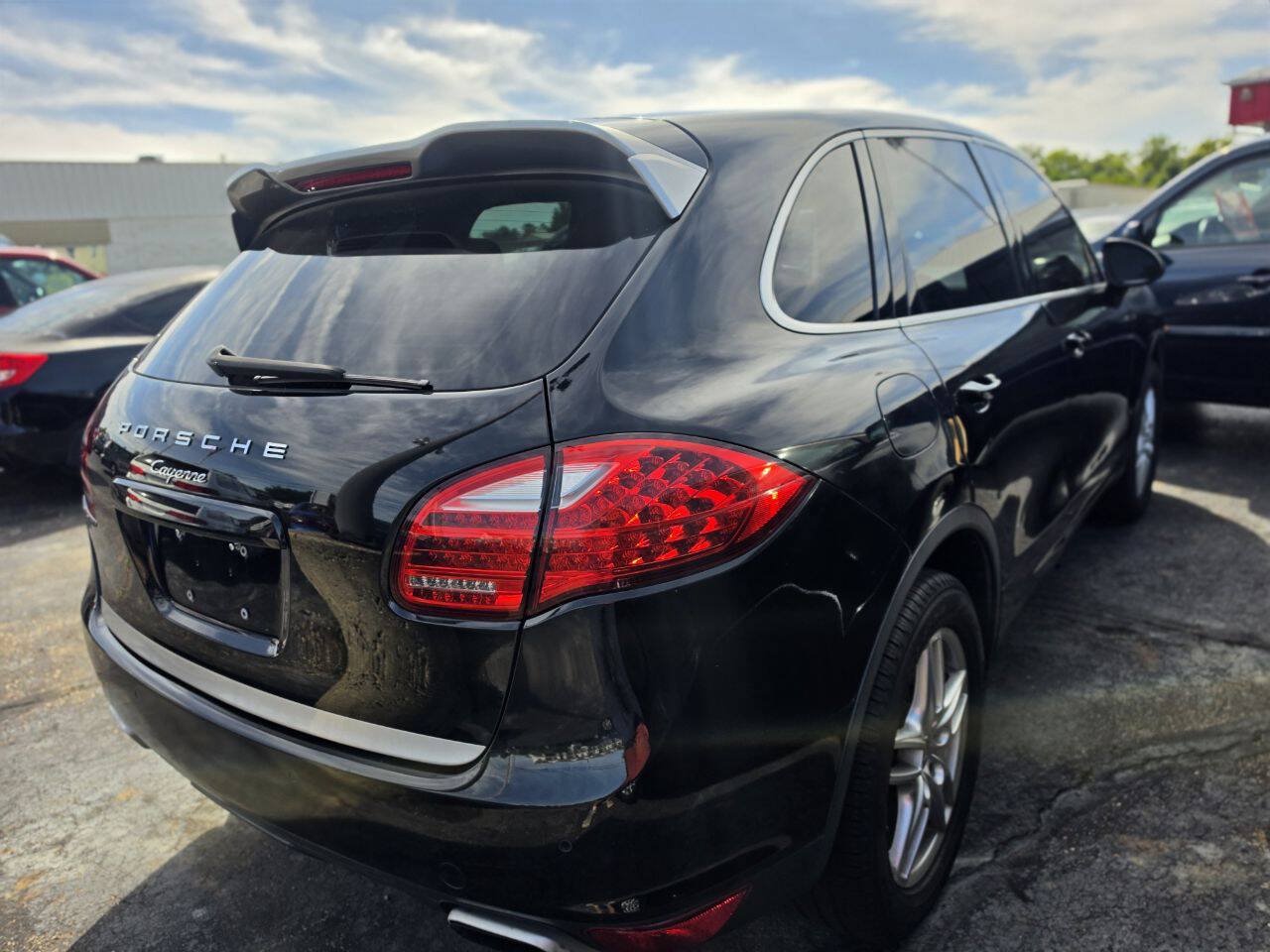 Used 2014 Porsche Cayenne Platinum Edition AWD/4WD image 6