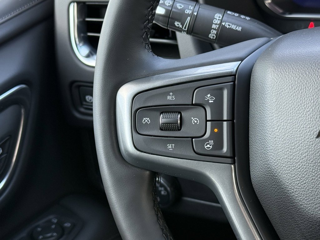 Used 2024 Chevrolet Suburban Z71 w/ Luxury Package image 23