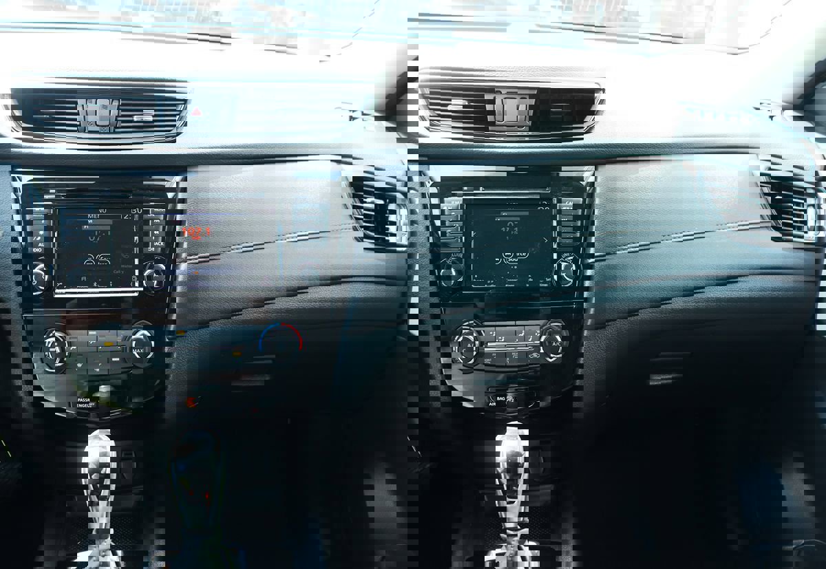 Used 2019 Nissan Rogue S image 44