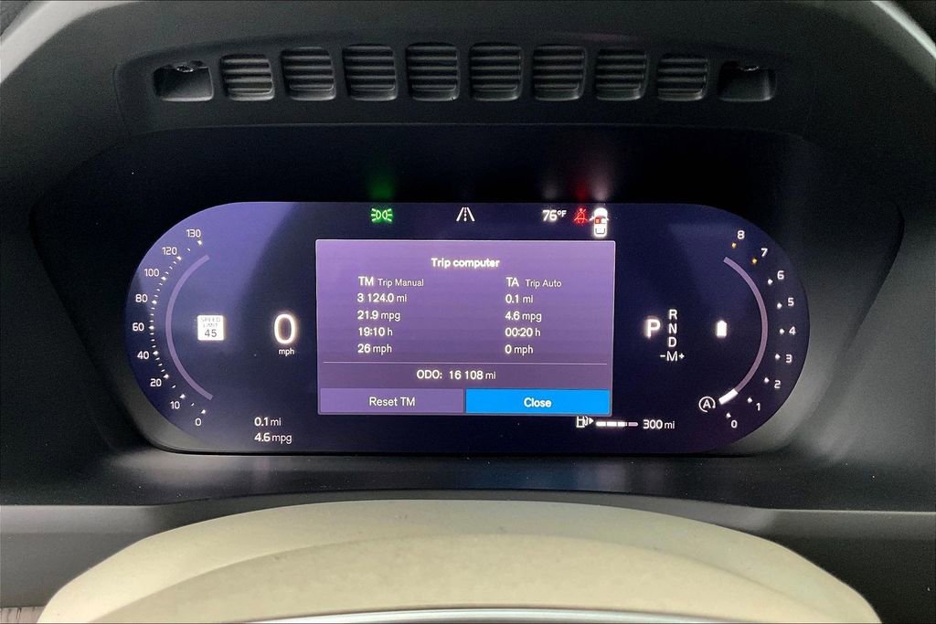 Used 2024 Volvo XC90 B6 Ultimate w/ Lounge Package image 27