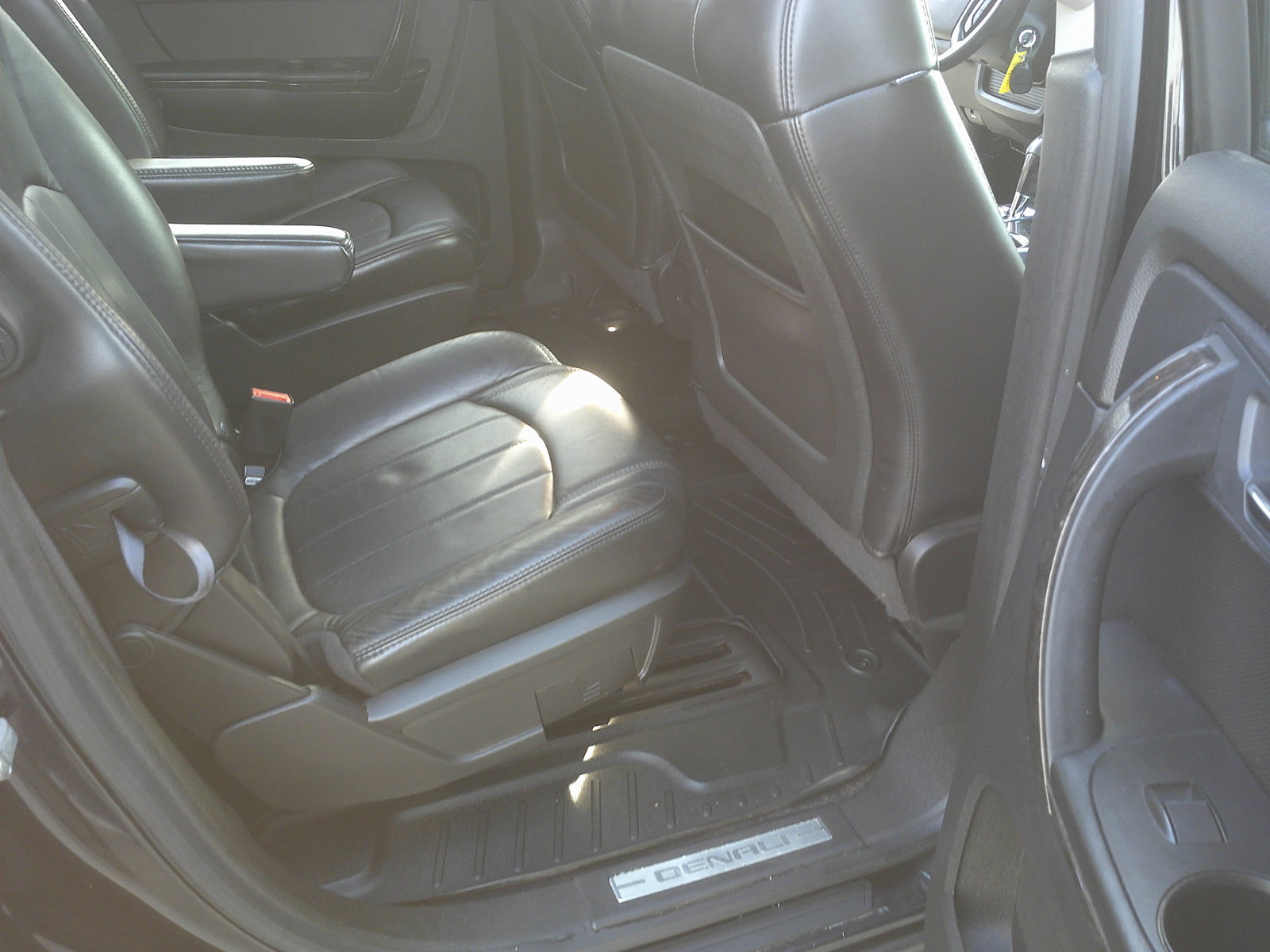 Used 2012 GMC Acadia Denali image 12