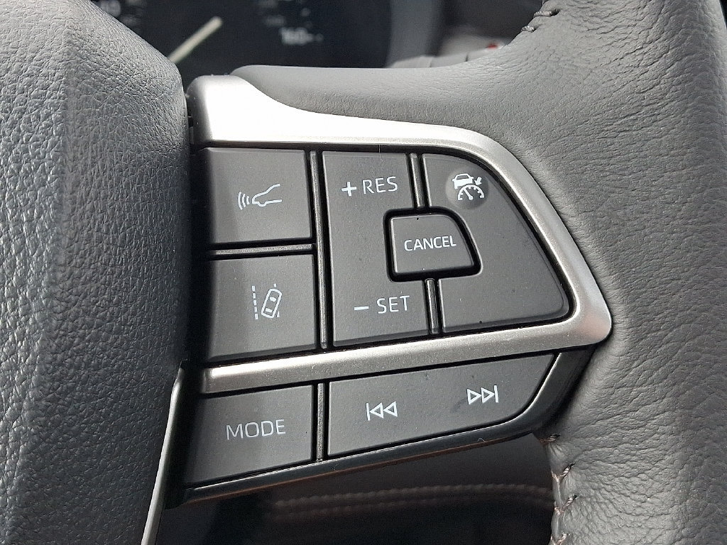 Certified 2026 Toyota Sienna XLE FWD image 25