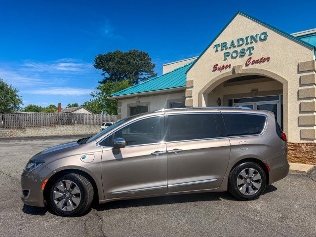 Used 2018 Chrysler Pacifica Limited w/ Advanced Safetytec Group FWD image 26