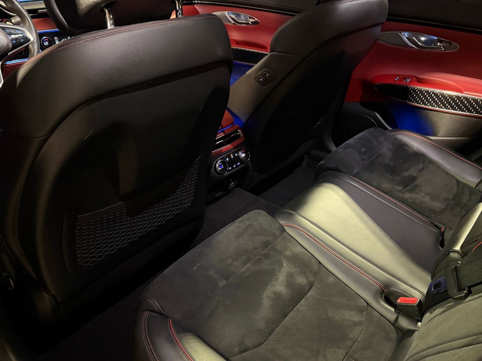 Used 2022 Genesis GV70 3.5T Sport w/ Sport Prestige Package AWD/4WD image 24