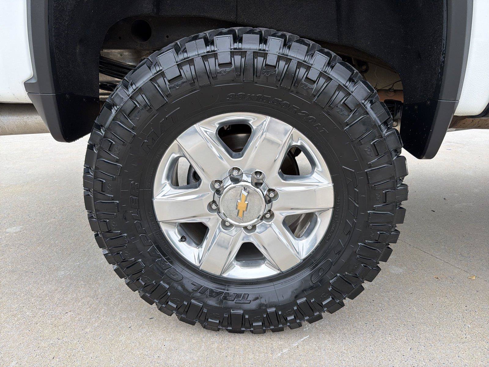 Used 2020 Chevrolet Silverado 2500 LTZ w/ LTZ Premium Package AWD/4WD image 15