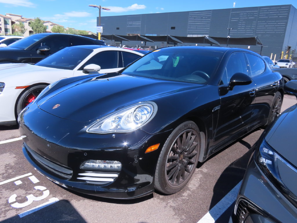 Used 2013 Porsche Panamera 4 image 2