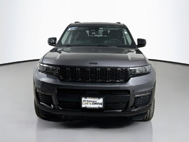 Used 2023 Jeep Grand Cherokee L Limited w/ Black Appearance Package AWD/4WD image 8