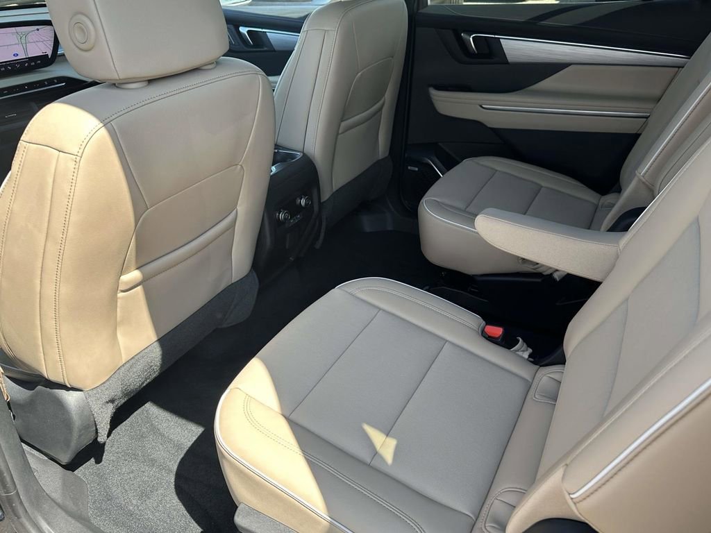 Certified 2025 Buick Enclave Preferred w/ Power Package image 12