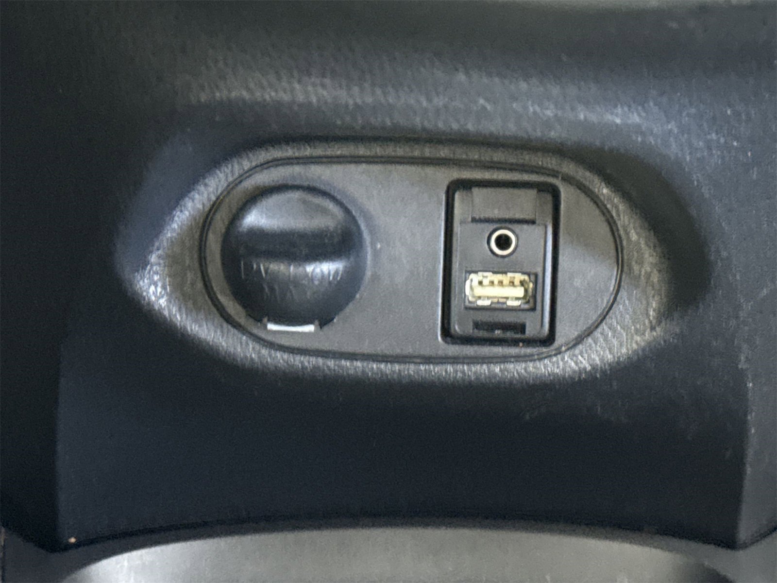 Used 2015 Toyota Yaris LE image 30