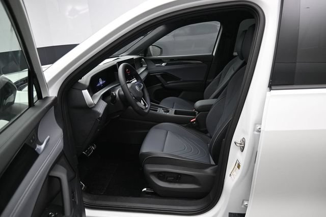 New 2026 Volkswagen Tiguan SE R-Line AWD/4WD image 9