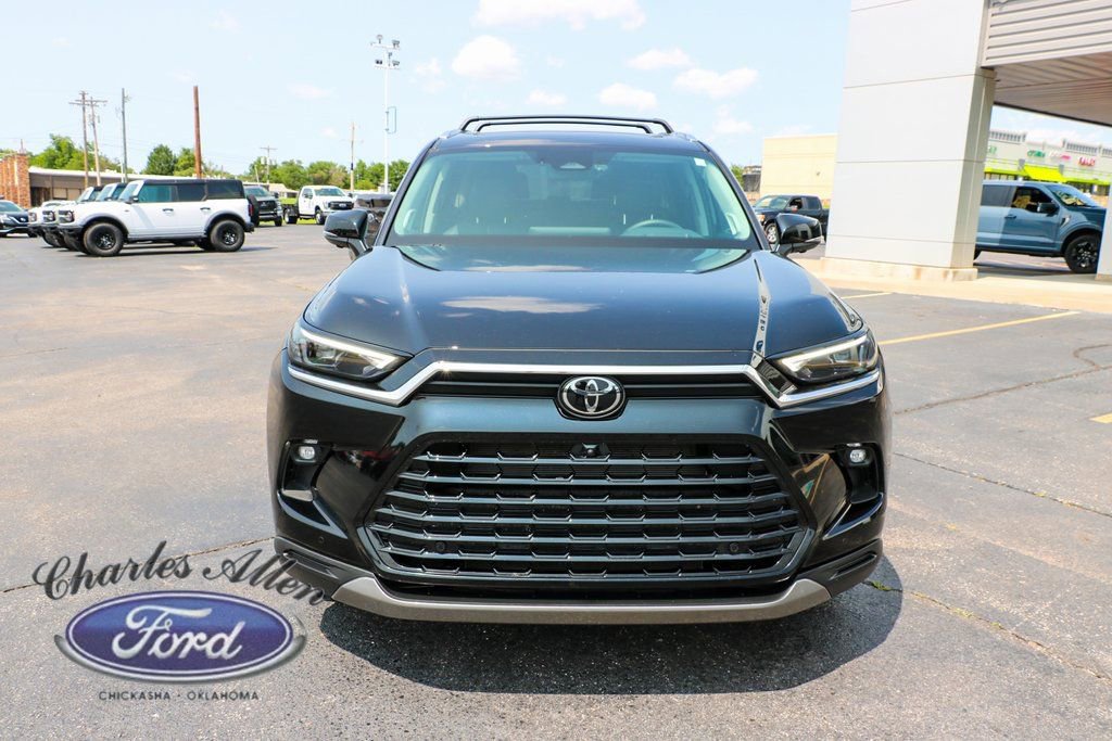 Used 2024 Toyota Grand Highlander AWD image 2