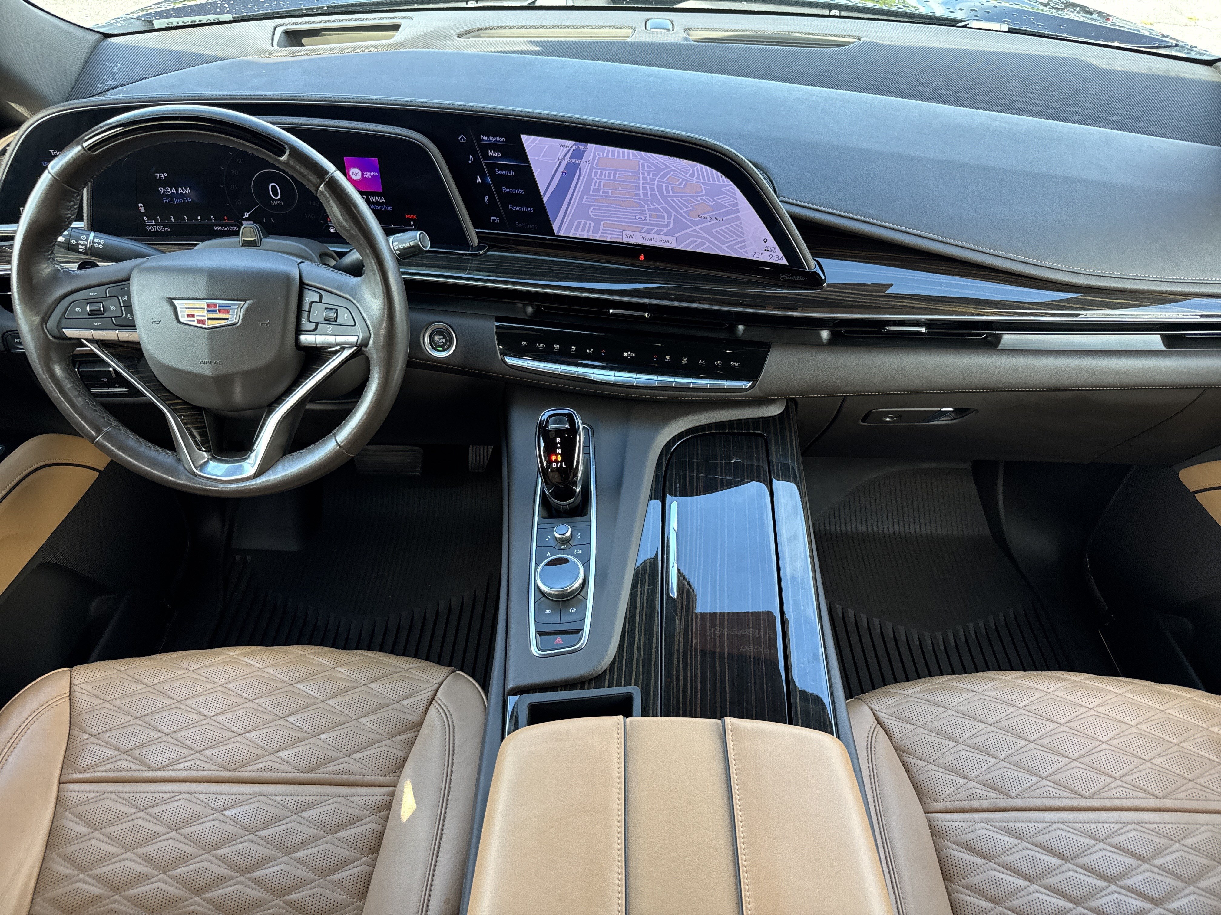 Used 2022 Cadillac Escalade ESV Premium Luxury w/ Performance Package AWD/4WD image 29