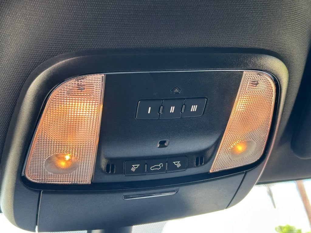 Used 2025 Dodge Durango GT AWD/4WD image 20