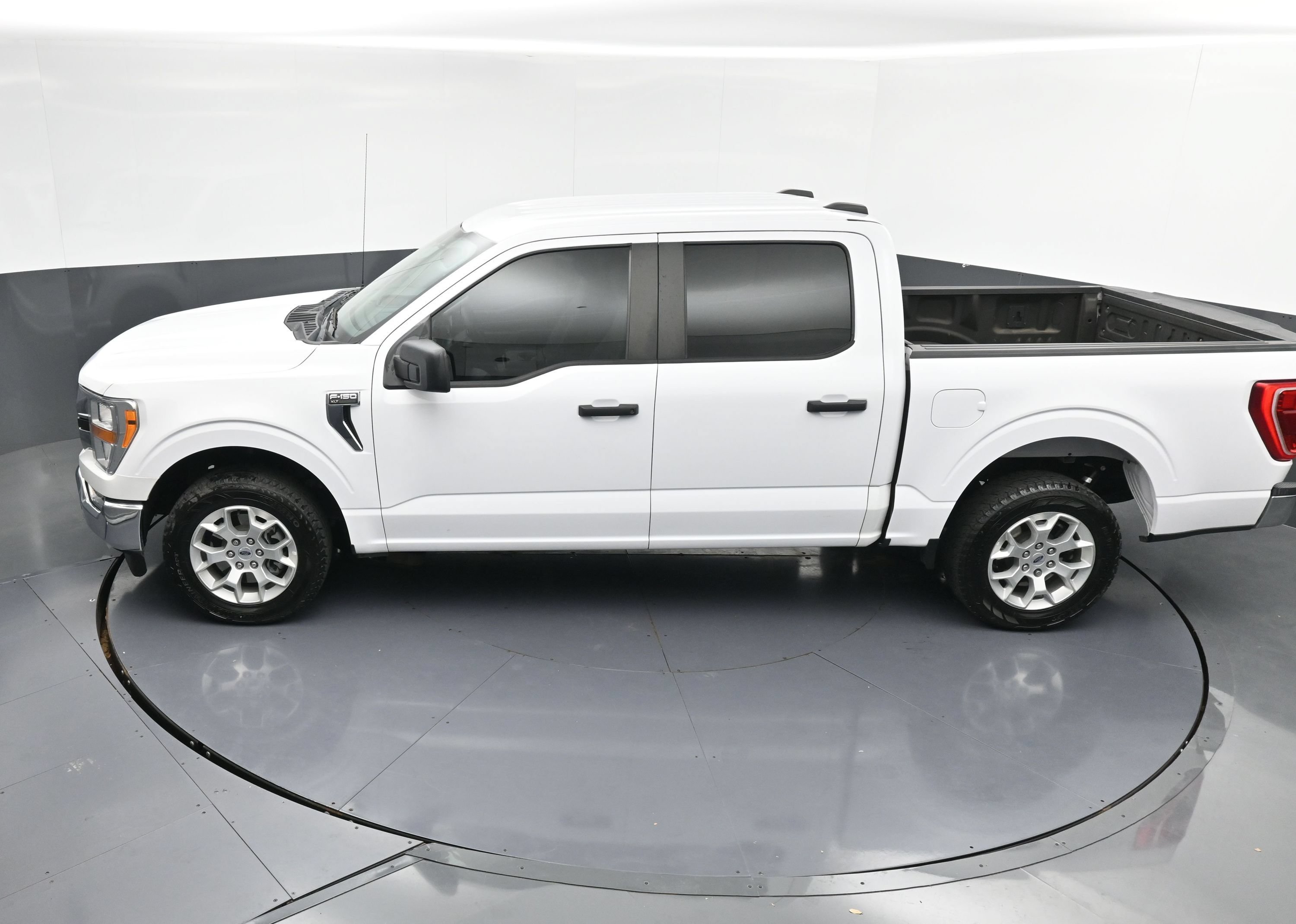 Used 2021 Ford F150 XLT RWD image 35