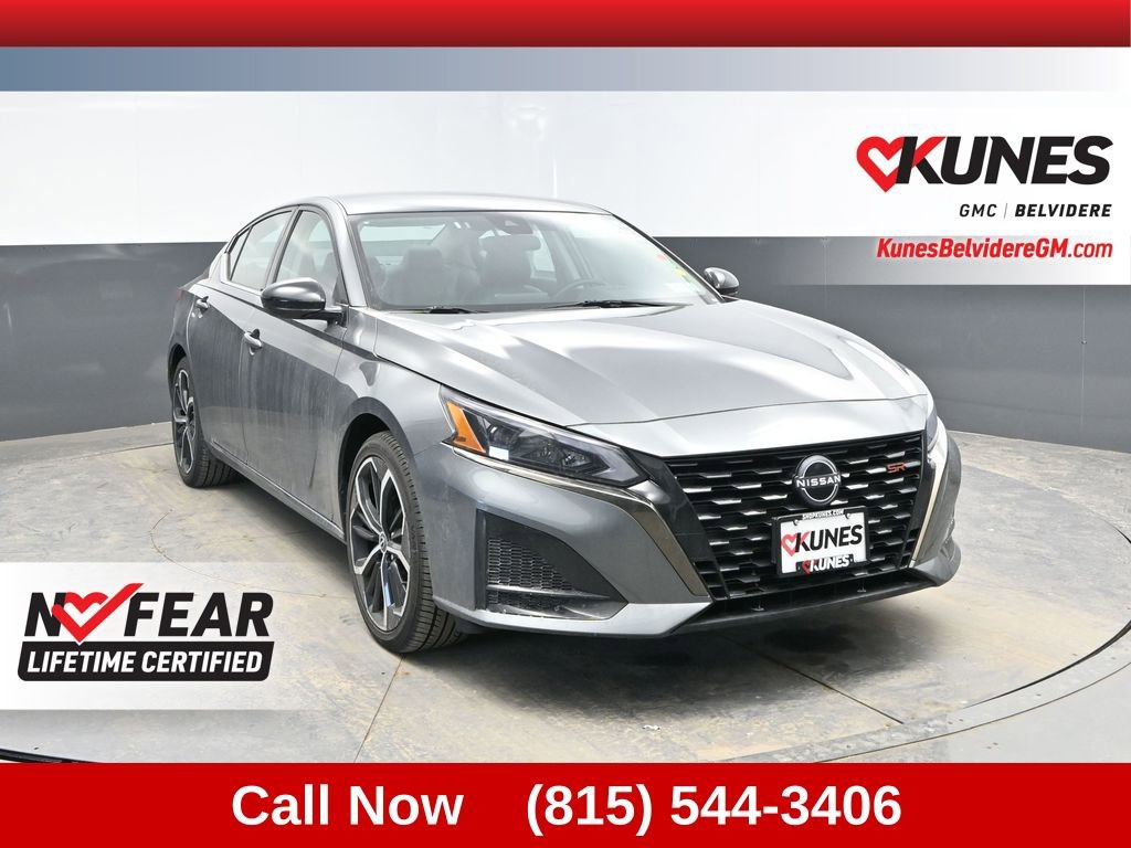Used 2025 Nissan Altima 2.5 SR image 1