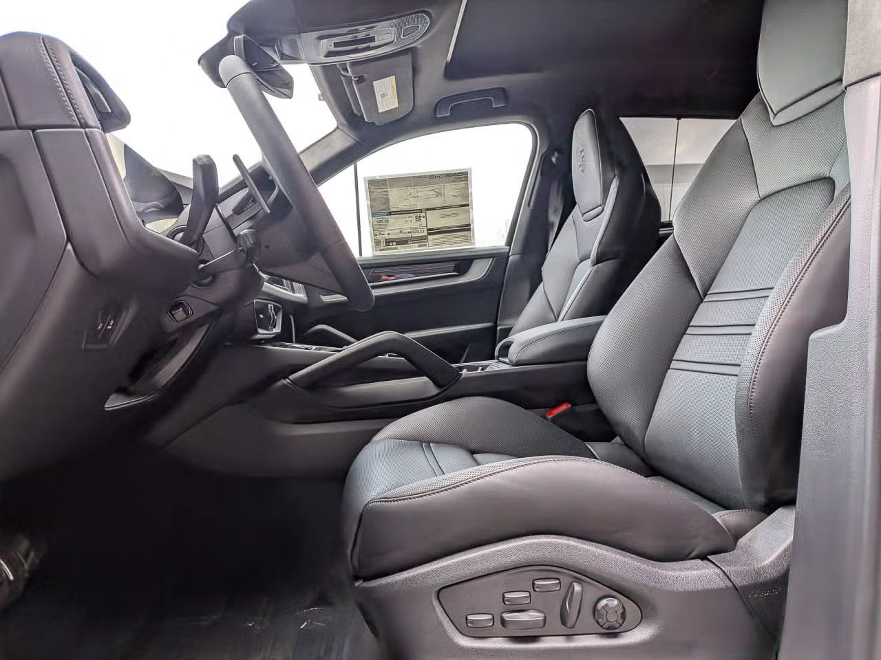 Certified 2025 Porsche Cayenne S AWD/4WD image 5