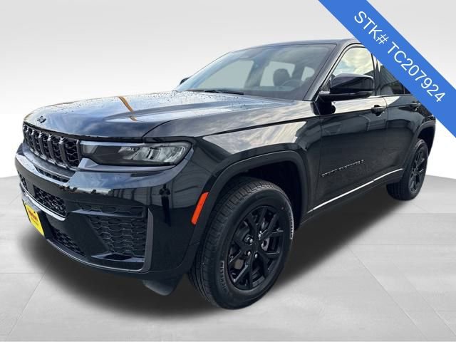 New 2026 Jeep Grand Cherokee Laredo image 3