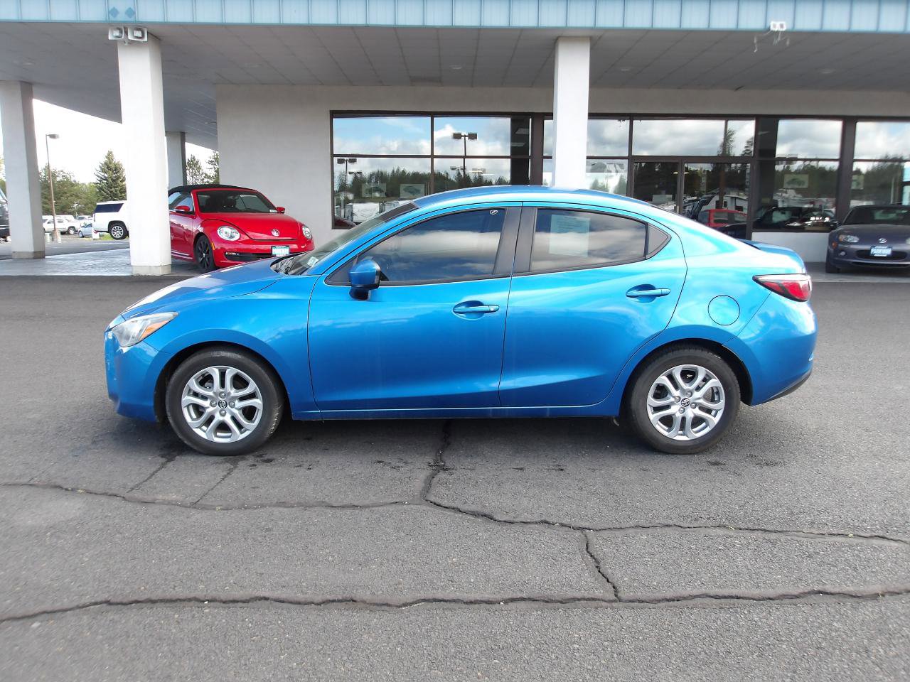 Used 2018 Toyota Yaris iA FWD image 2