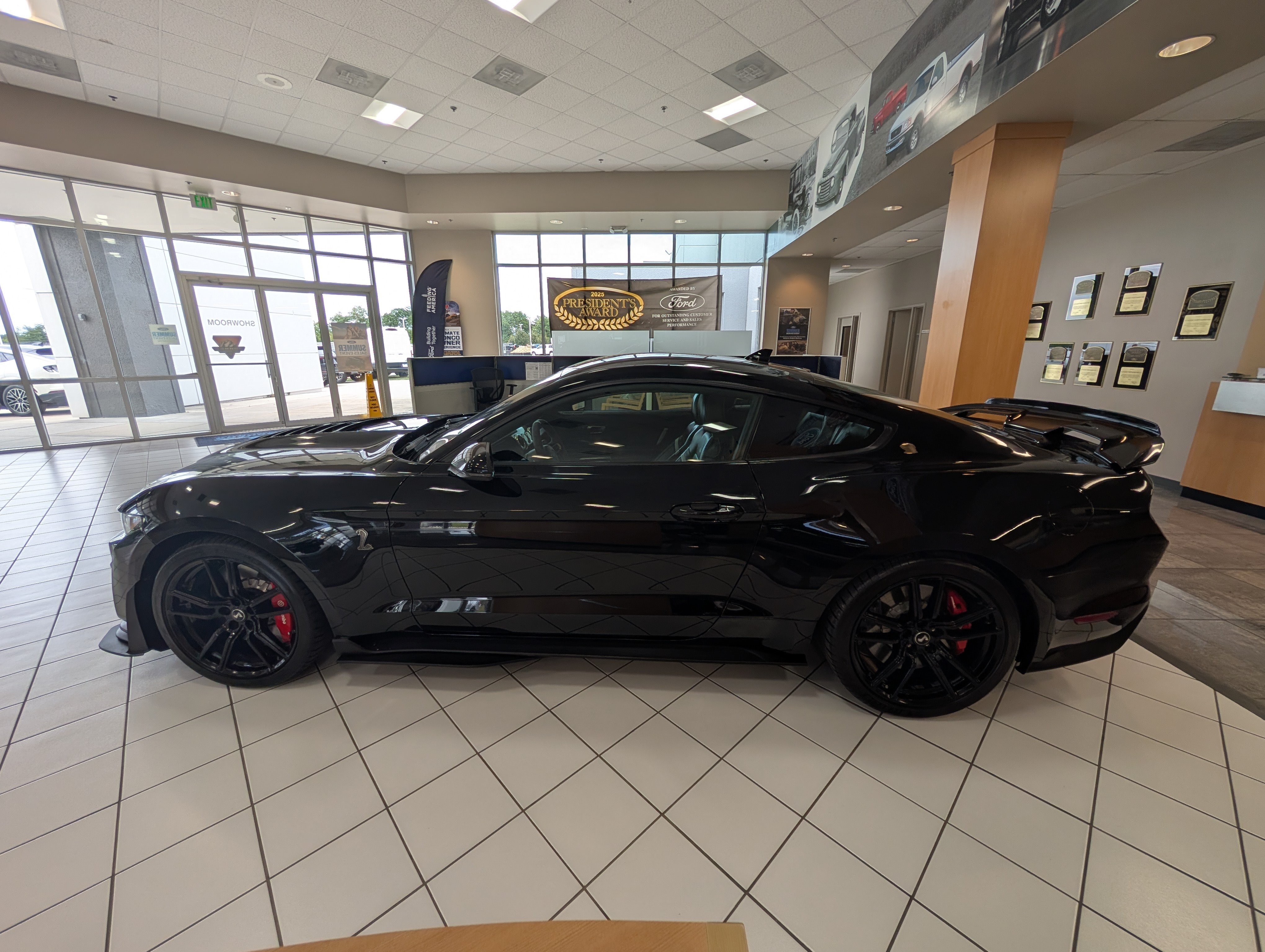 Certified 2021 Ford Mustang Shelby GT500 w/ Technology Package RWD image 6