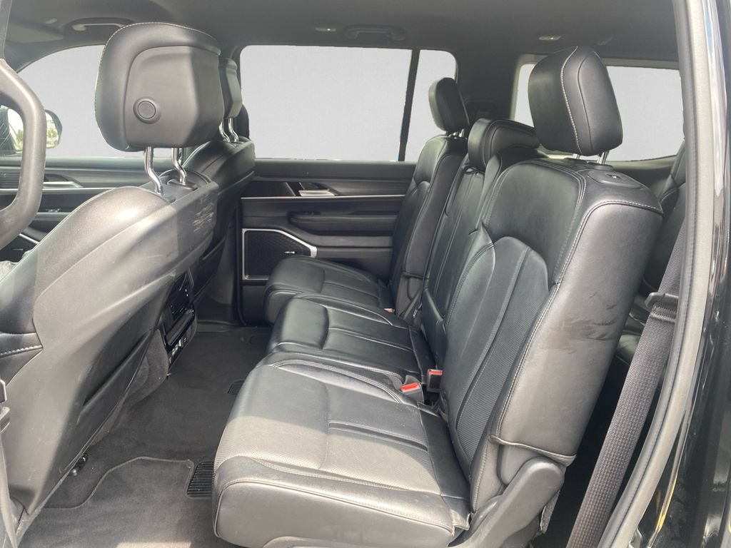 Used 2024 Jeep Wagoneer Series II w/ Flexible Seating Group AWD/4WD image 24