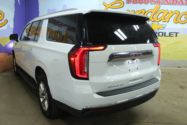 Used 2023 GMC Yukon XL SLT w/ SLT Luxury Package image 6