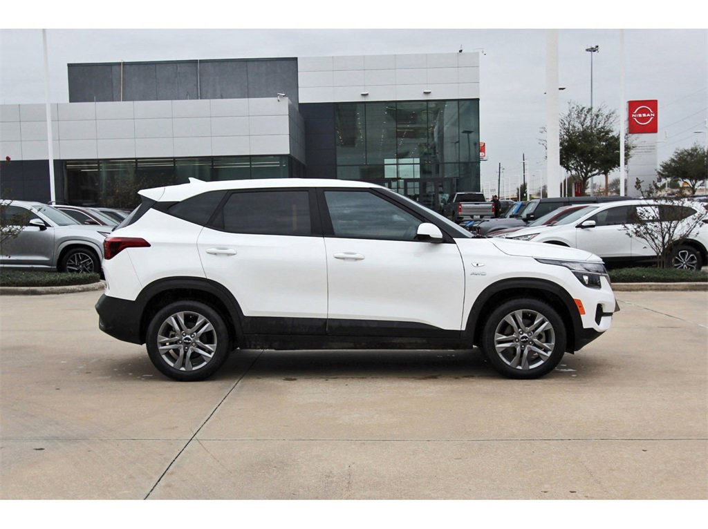 Used 2023 Kia Seltos LX image 7