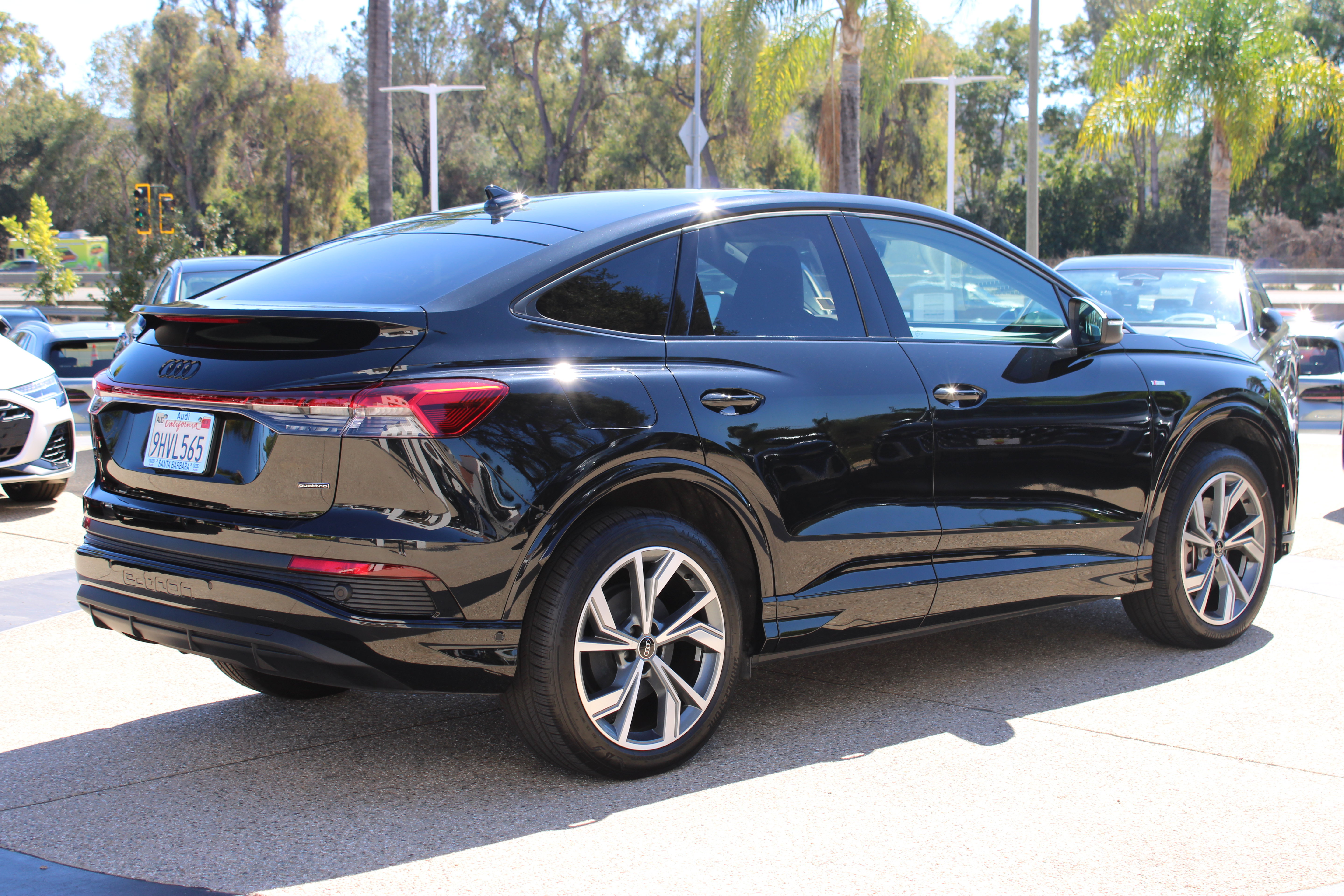 Used 2023 Audi Q4 e-tron Premium Plus w/ Premium Plus AWD/4WD image 5