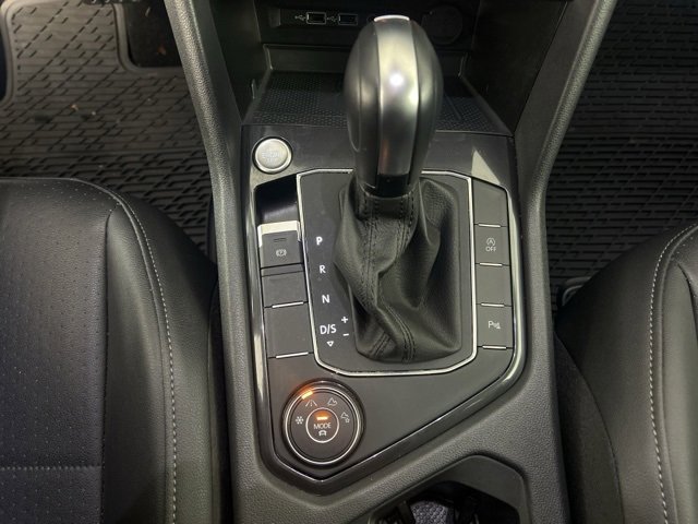 Used 2020 Volkswagen Tiguan SEL image 19