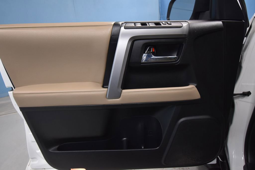 Used 2018 Toyota 4Runner SR5 Premium AWD/4WD image 4