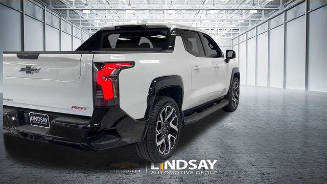 Used 2025 Chevrolet Silverado EV RST AWD/4WD image 9