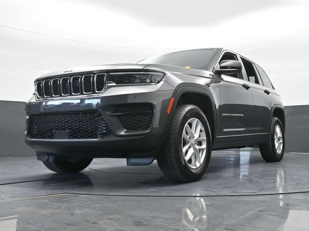 Used 2025 Jeep Grand Cherokee Laredo X RWD image 53
