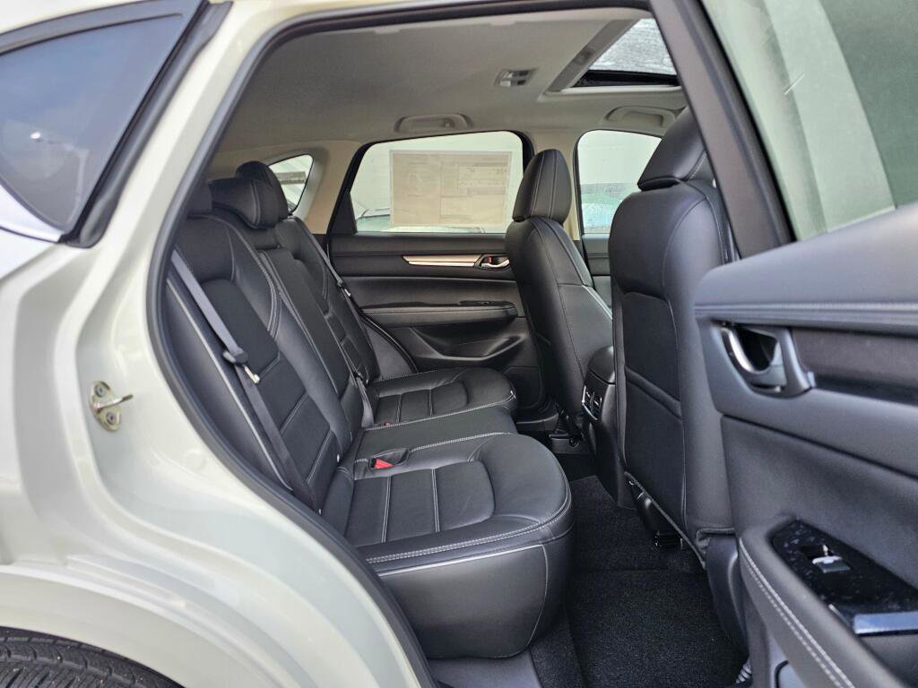 New 2025 MAZDA CX-5 AWD 2.5 S w/ Premium Plus Pkg image 12
