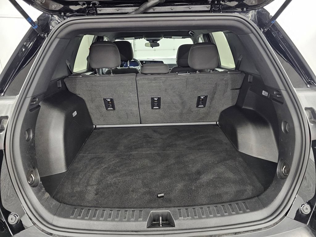 Used 2025 Chevrolet Equinox LT FWD image 23