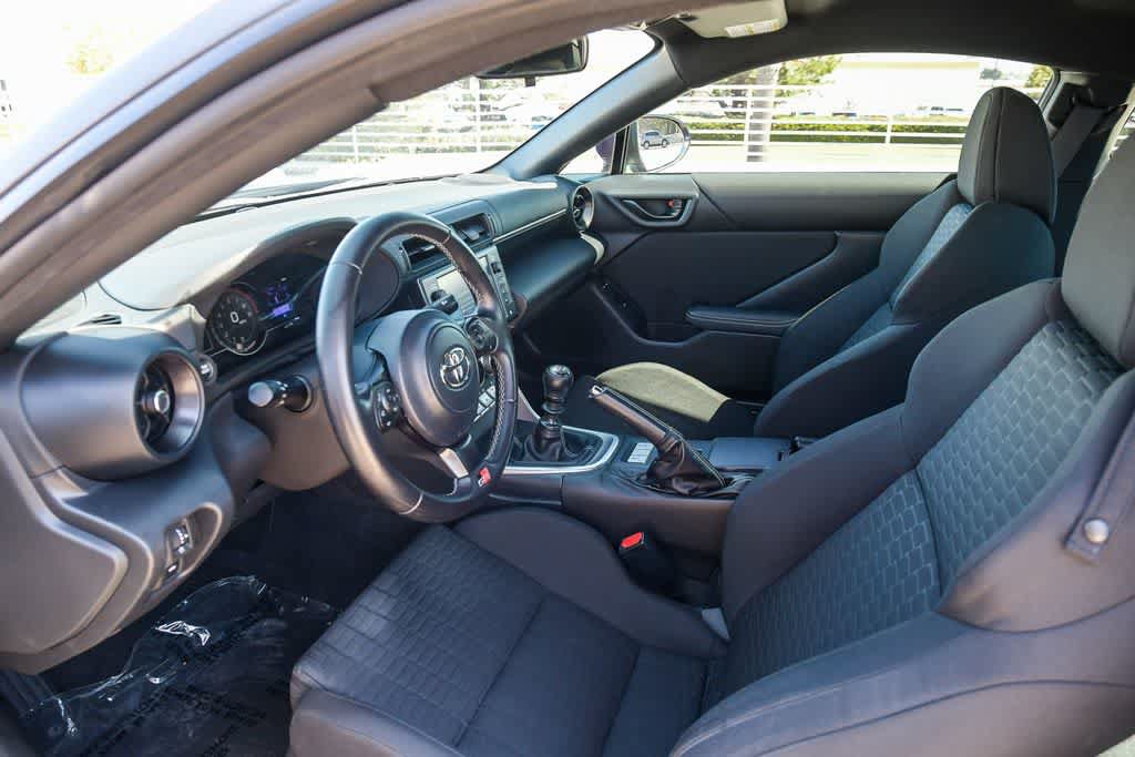 Used 2023 Toyota GR86 w/ ALL Weather Mat Package (TMS) RWD image 20