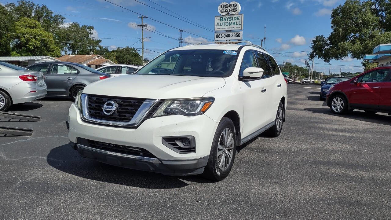 Used 2017 Nissan Pathfinder S image 1